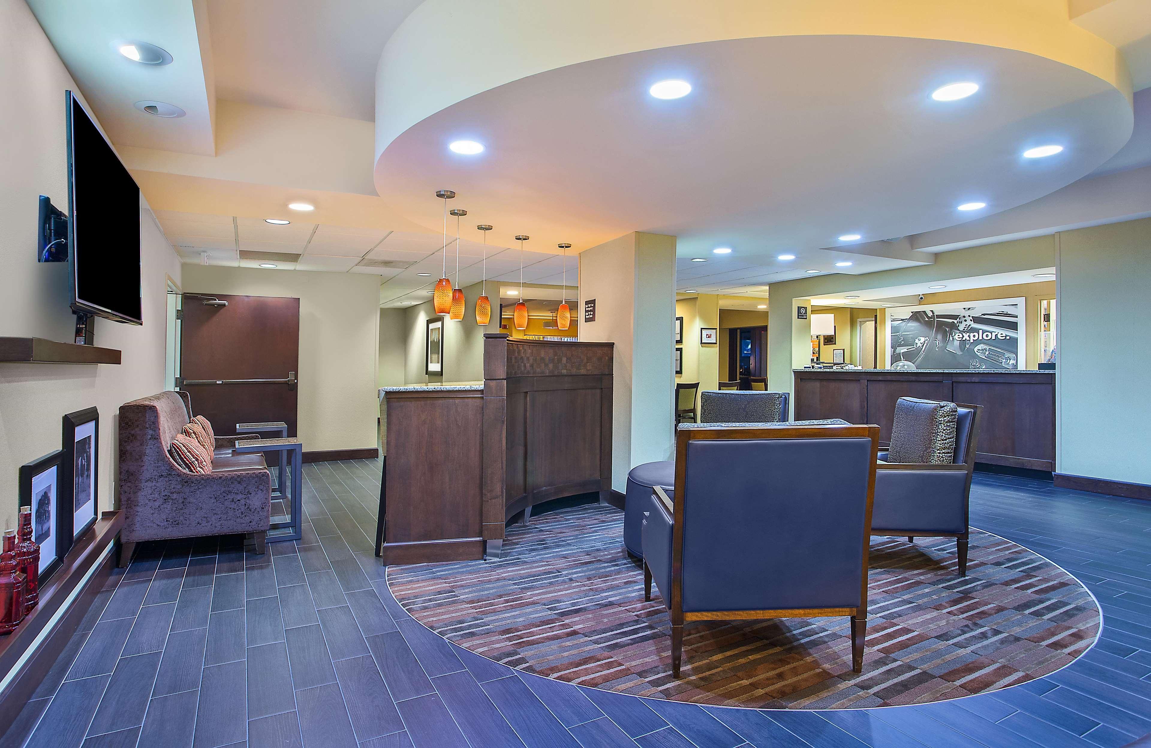 Hampton Inn Конайерс Экстерьер фото