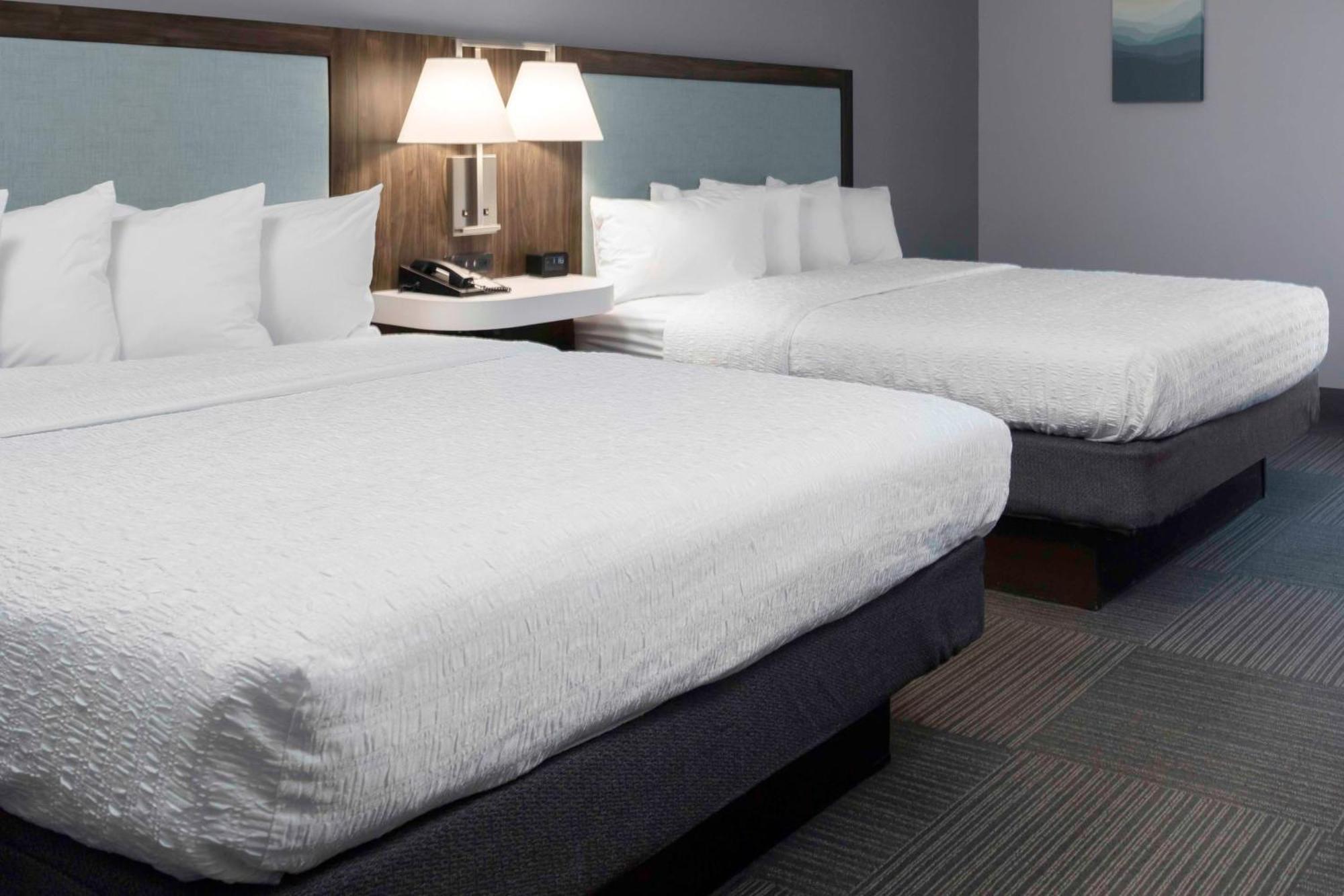 Hampton Inn Конайерс Экстерьер фото