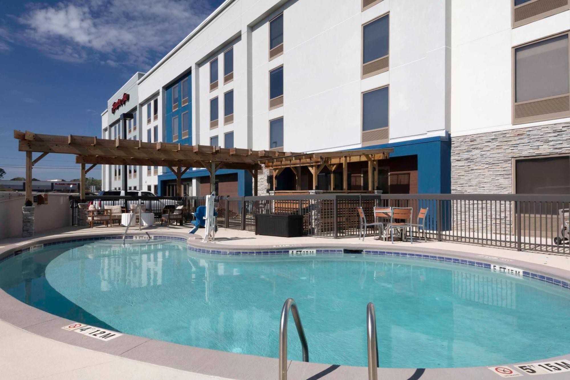 Hampton Inn Конайерс Экстерьер фото