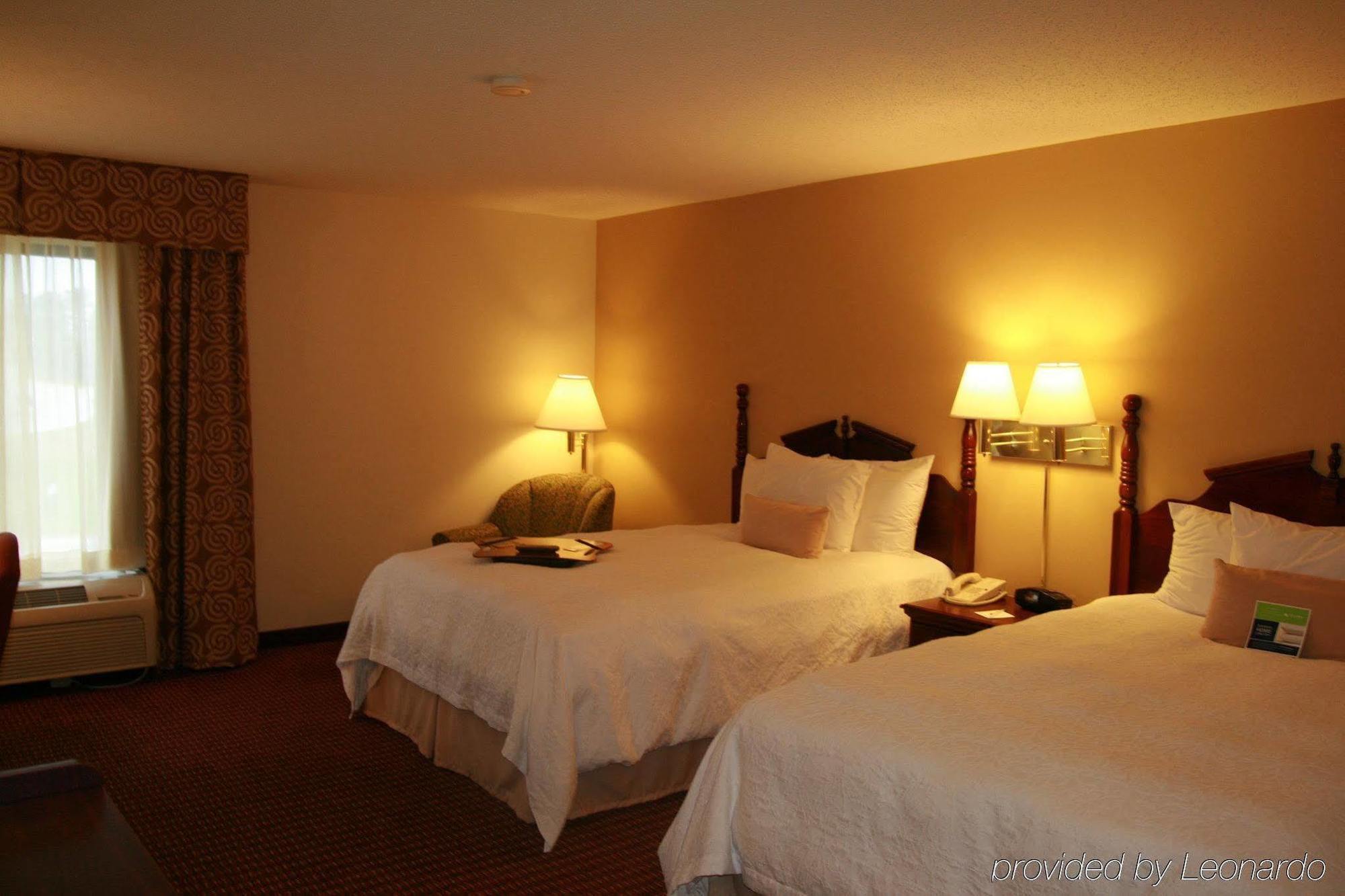 Hampton Inn Конайерс Экстерьер фото